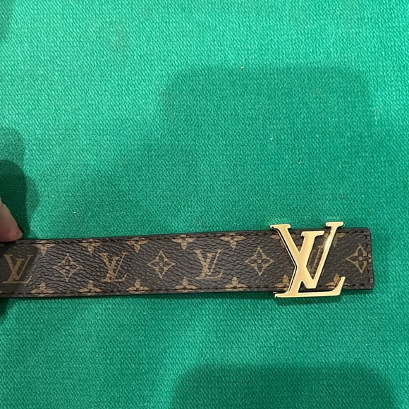 Louis Vuitton initials belt - Picture 2 of 5